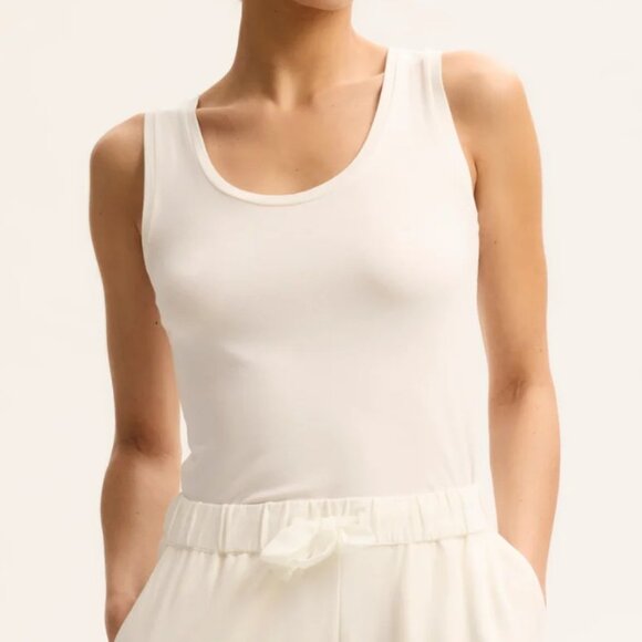 *NEW Majestic Filatures Soft Touch Tank White - Picture 1 of 10